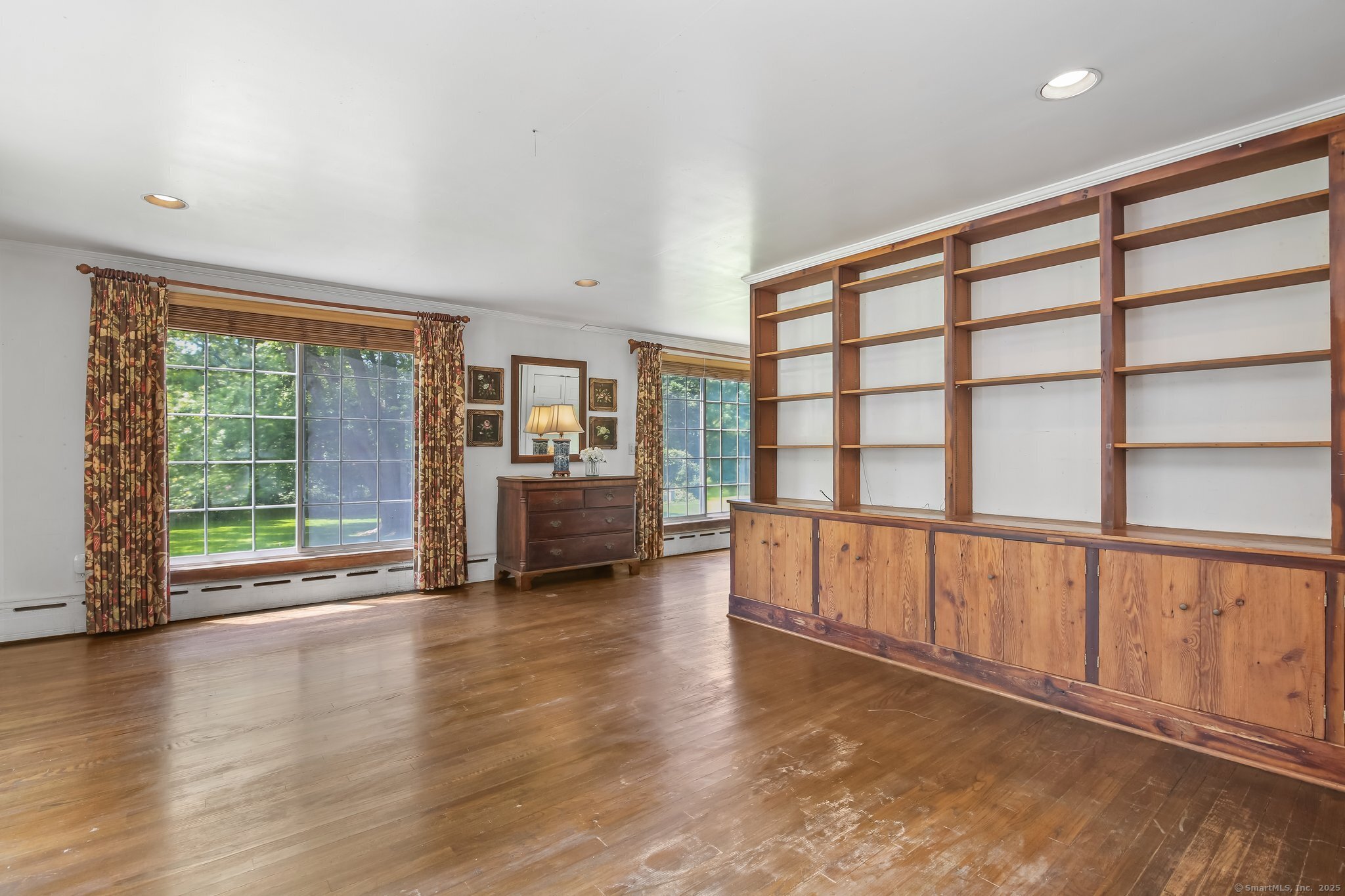 708 Ponus Ridge