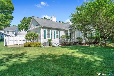 Condo For Sale - 6 Wyckford Lane #6<br/> New London County, Old Lyme, CT 06371