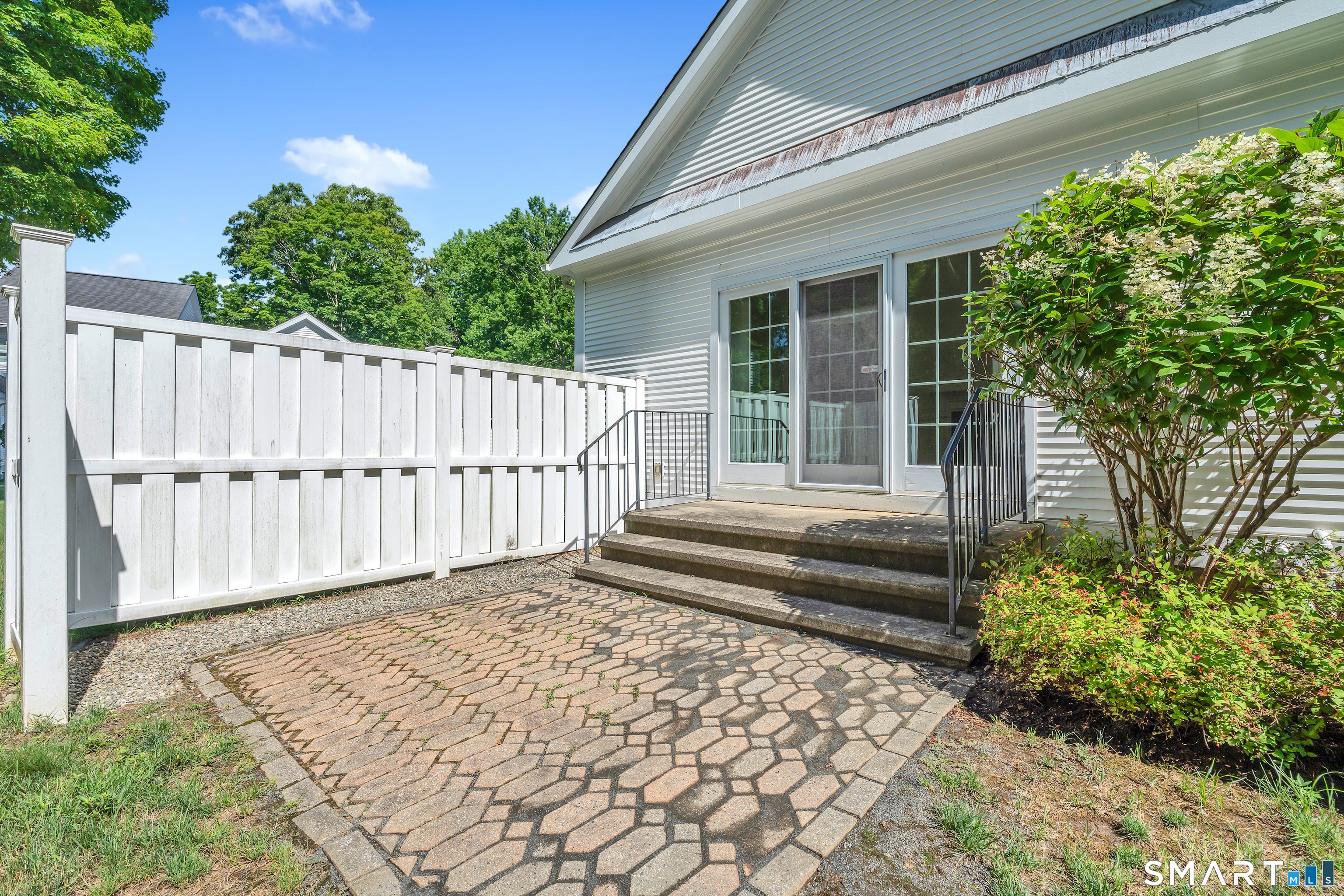 6 Wyckford Lane 6