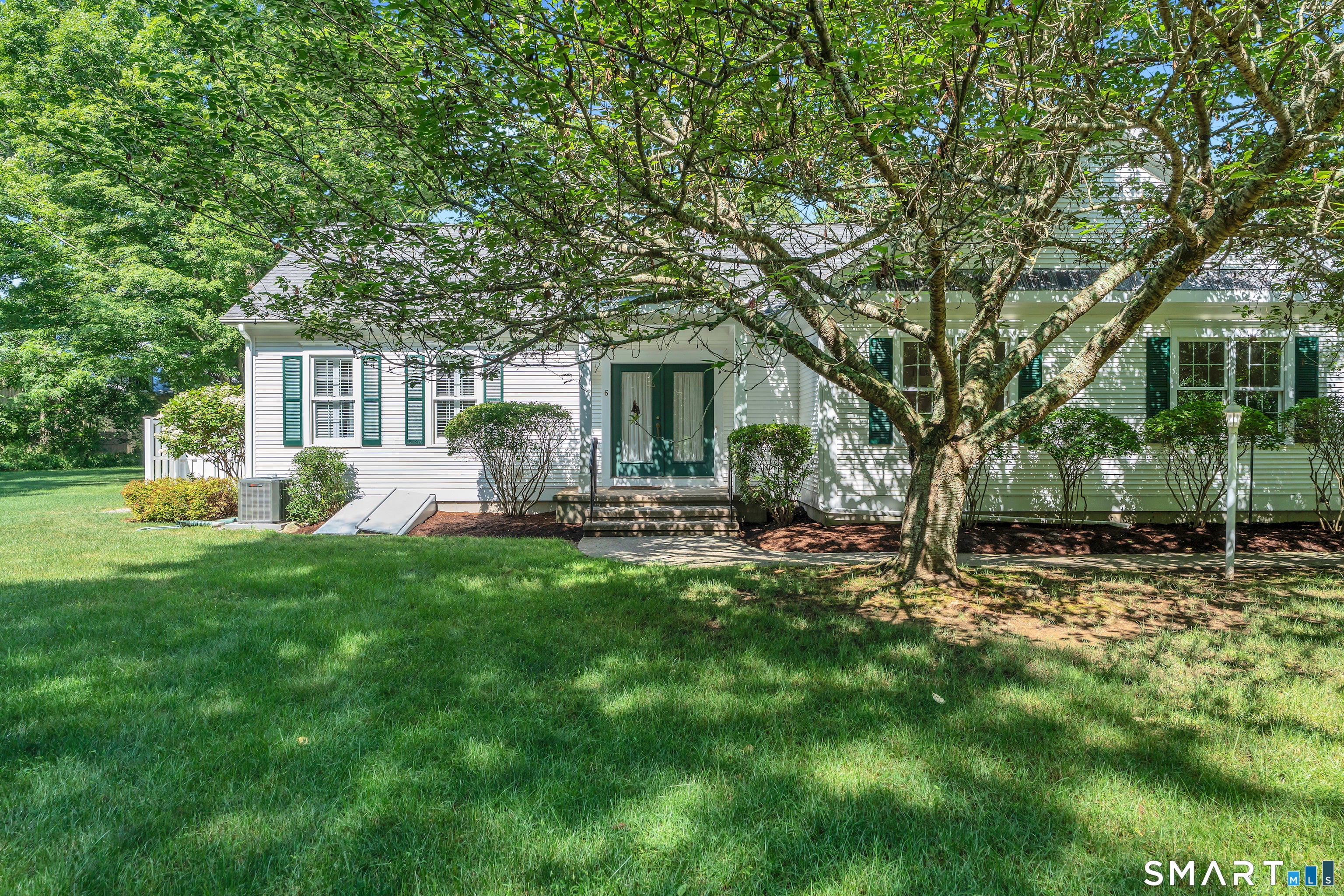 6 Wyckford Lane 6