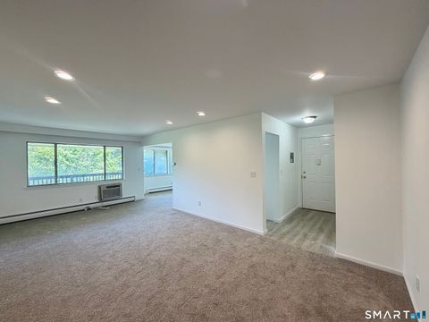 Tiny photo for 154 Cold Spring Road #86, Stamford, CT 06905 (MLS # 24179661)