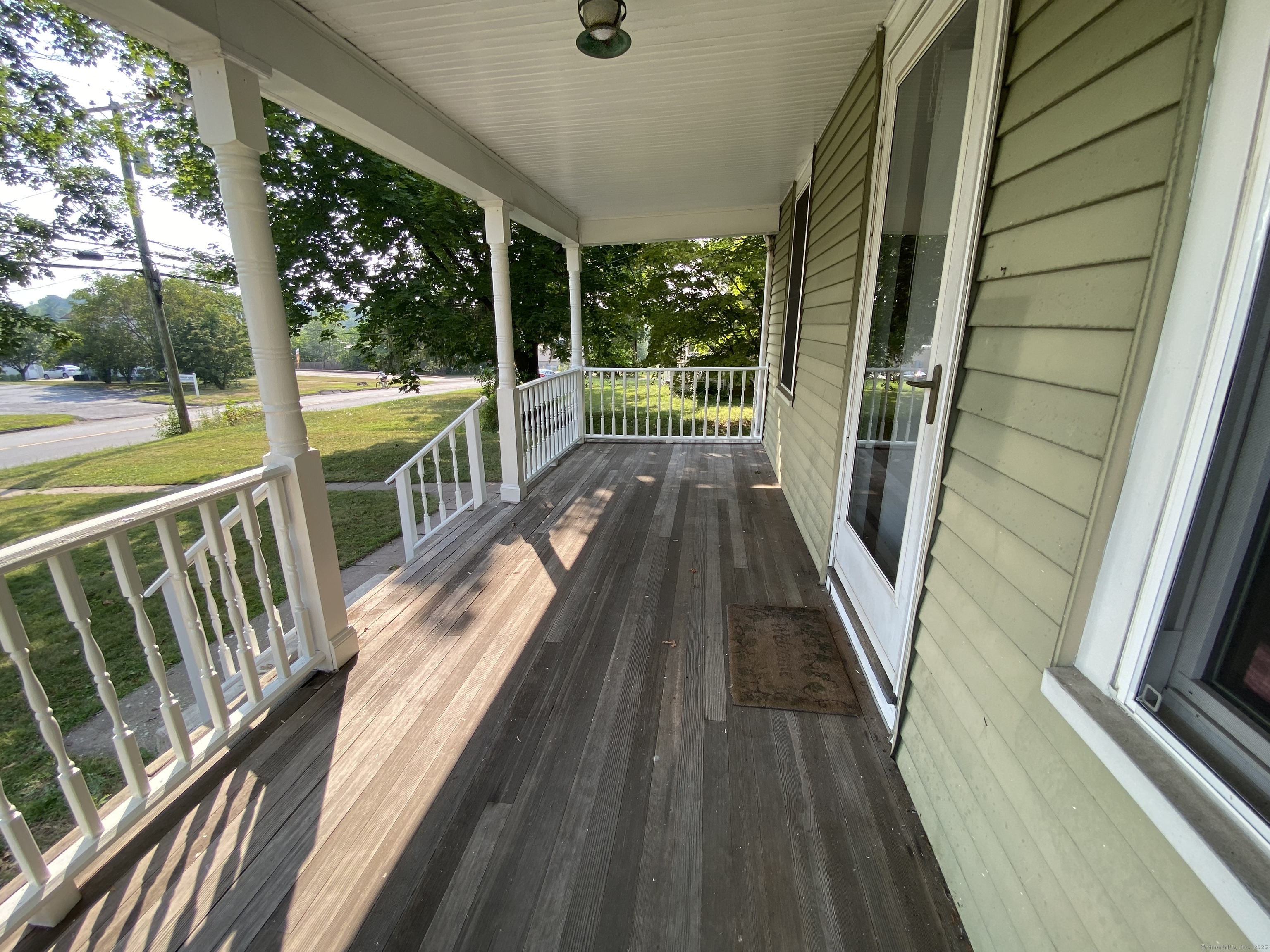 Middletown, Connecticut 06457, United States, 2 Bedrooms Bedrooms, ,1 BathroomBathrooms,Residential,Pending,185195