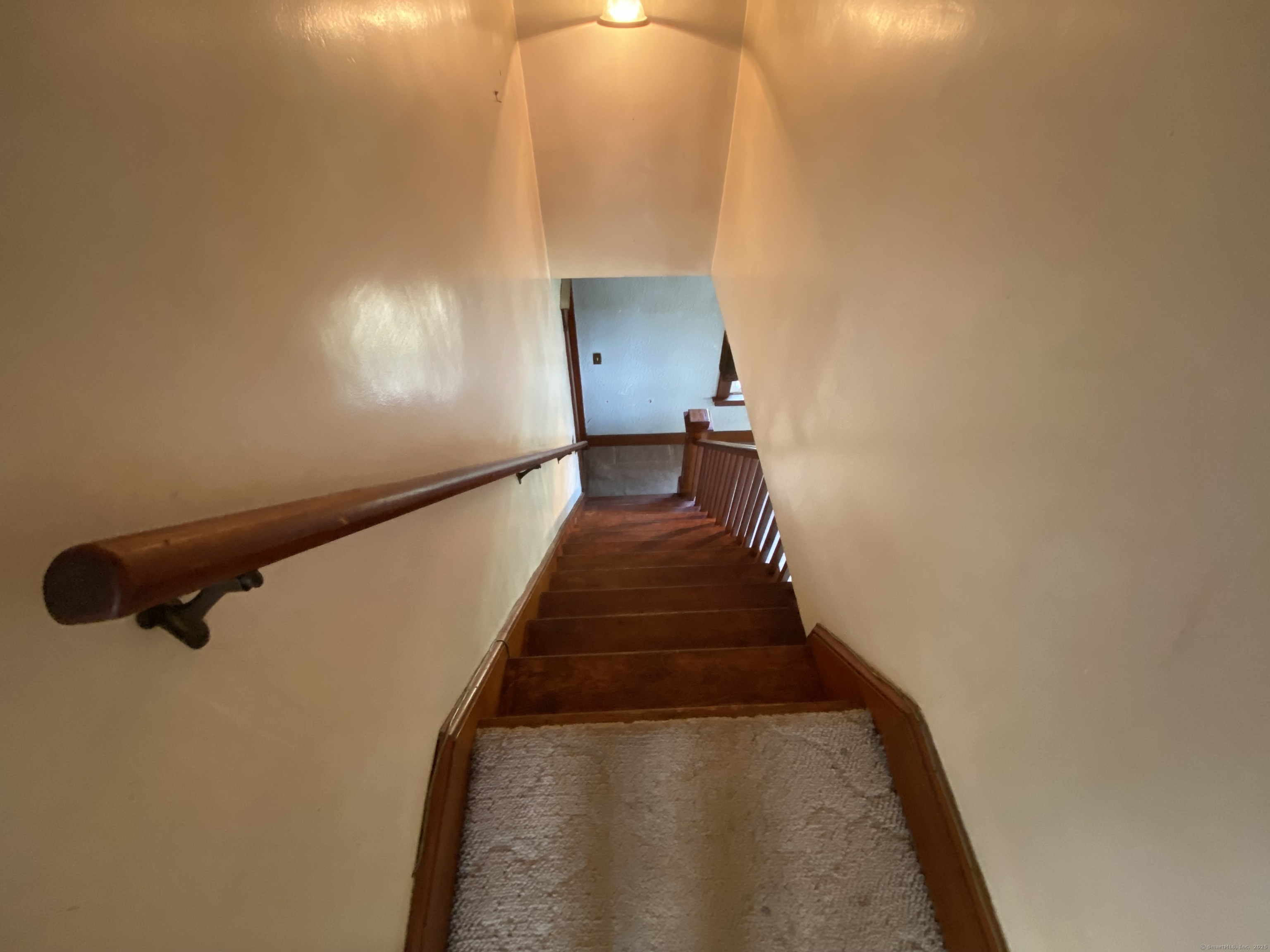 Middletown, Connecticut 06457, United States, 2 Bedrooms Bedrooms, ,1 BathroomBathrooms,Residential,Pending,185195