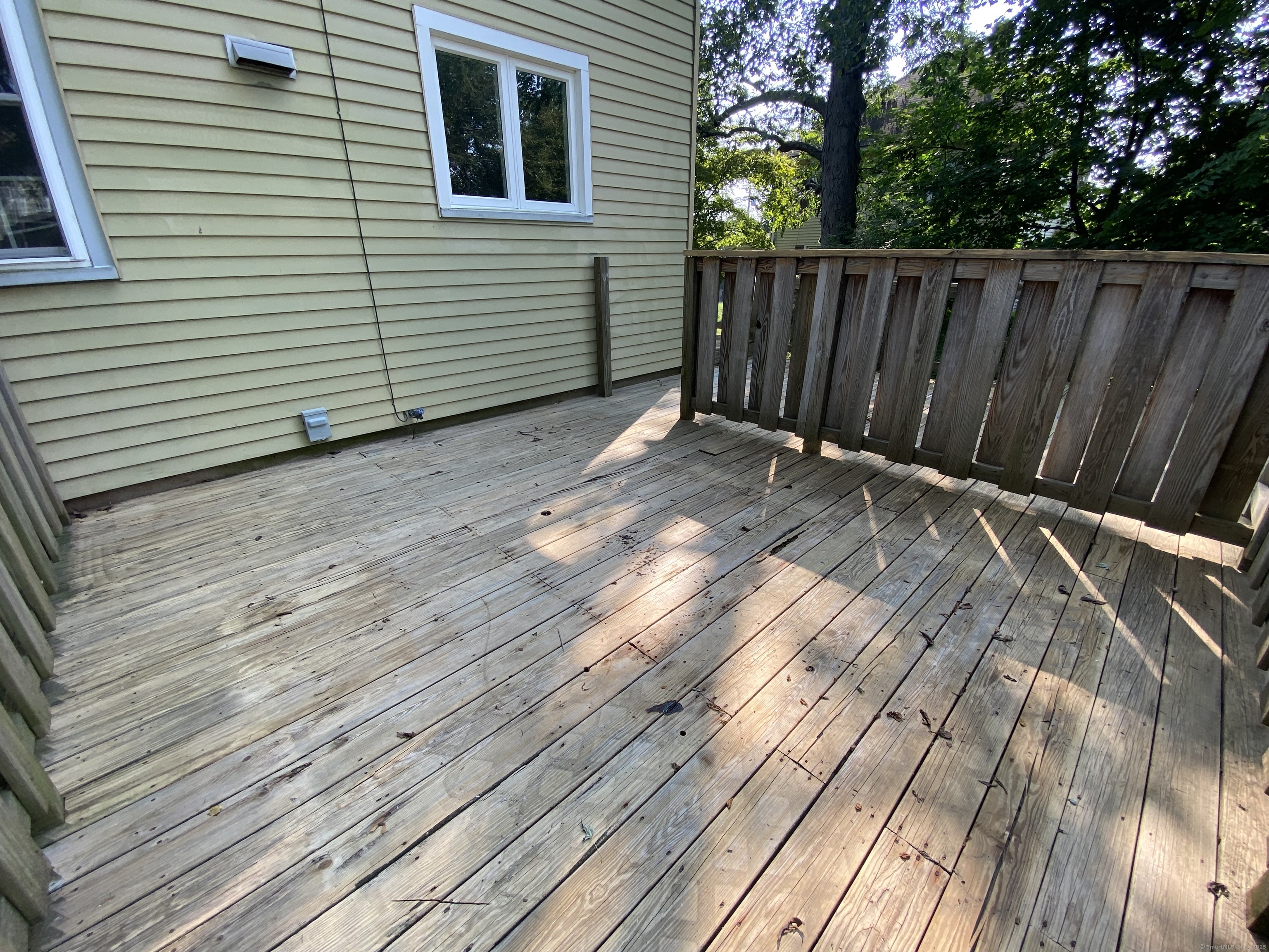 Middletown, Connecticut 06457, United States, 2 Bedrooms Bedrooms, ,1 BathroomBathrooms,Residential,Pending,185195