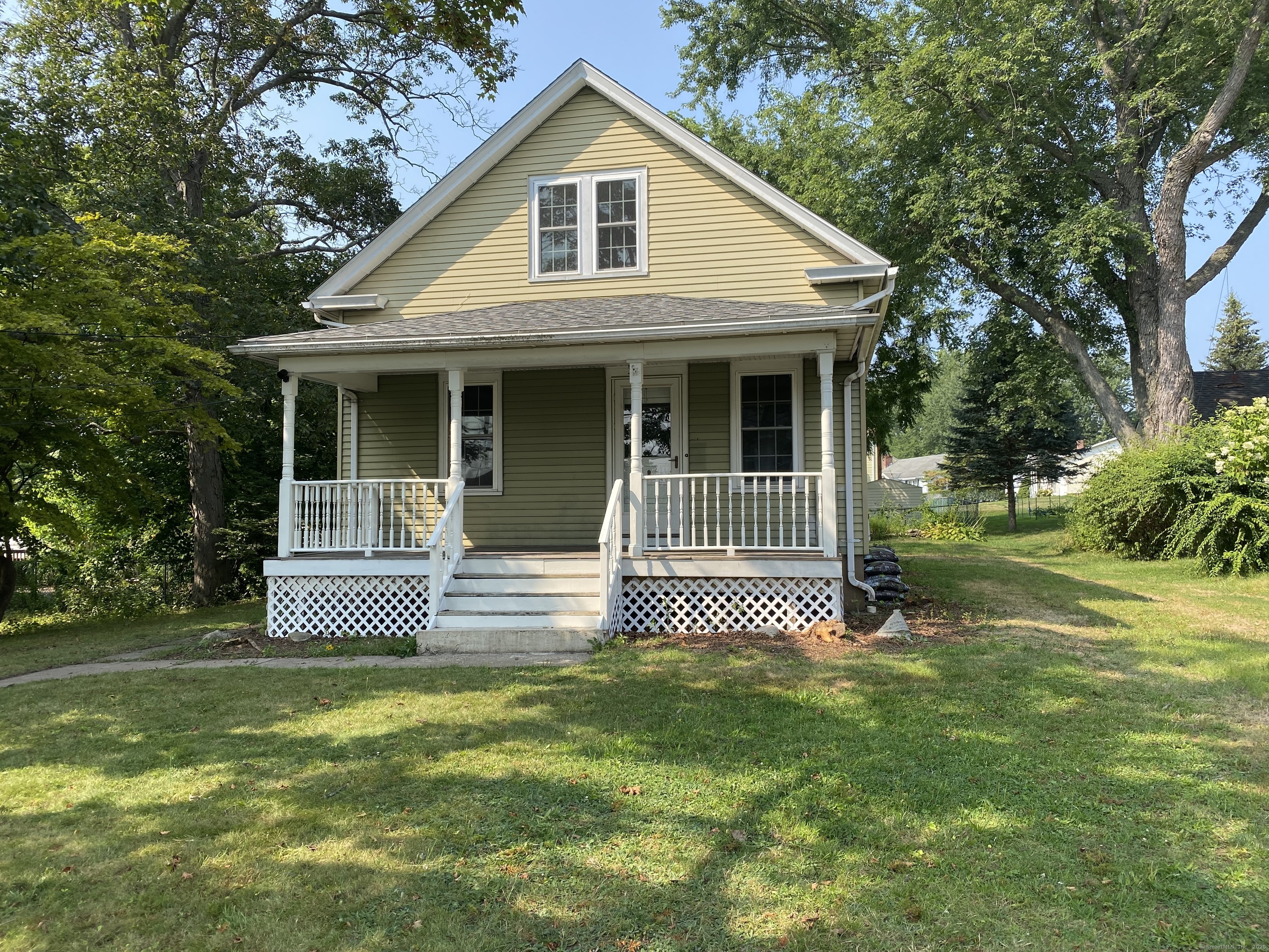 Middletown, Connecticut 06457, United States, 2 Bedrooms Bedrooms, ,1 BathroomBathrooms,Residential,Pending,185195