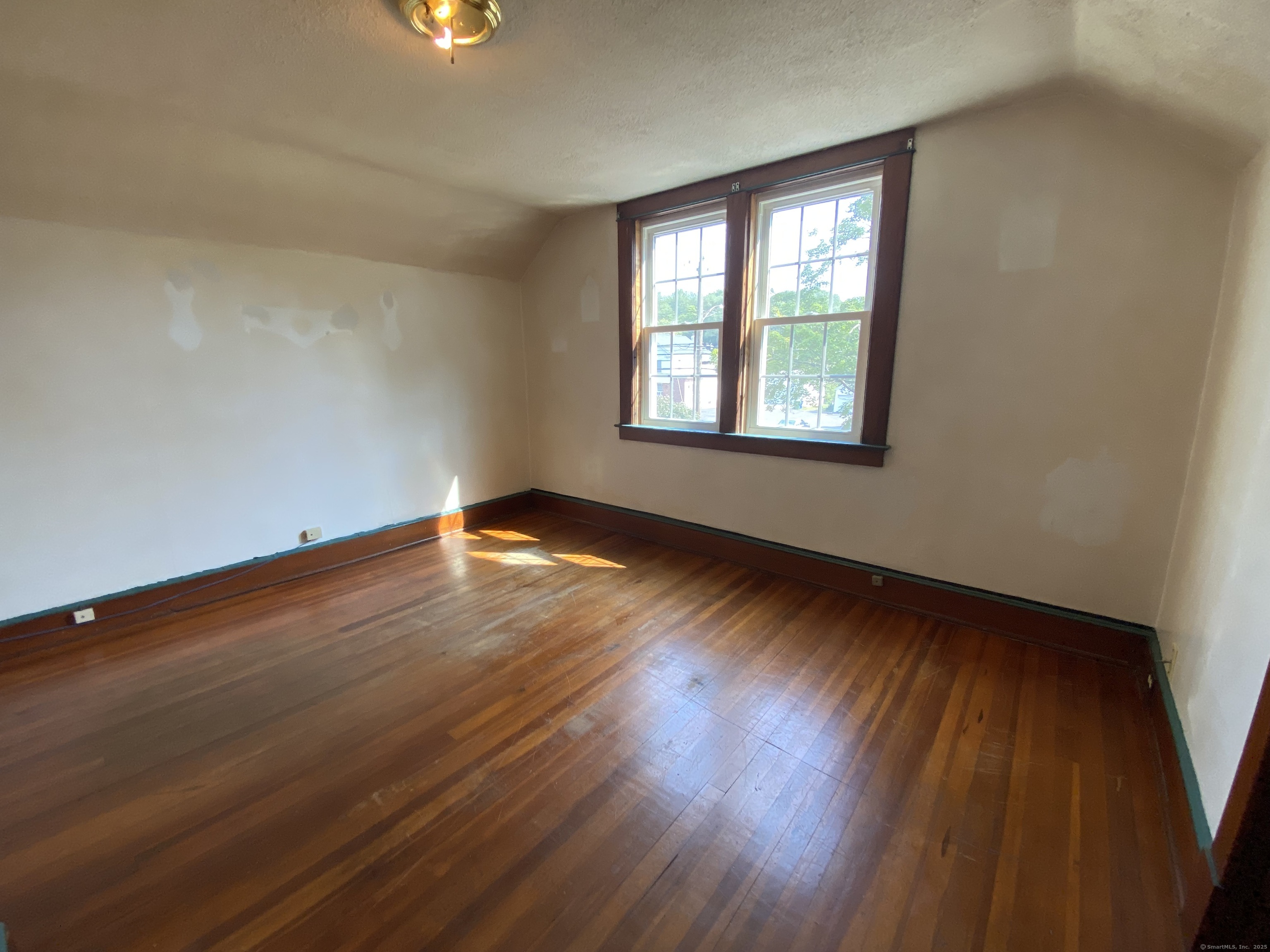 Middletown, Connecticut 06457, United States, 2 Bedrooms Bedrooms, ,1 BathroomBathrooms,Residential,Pending,185195