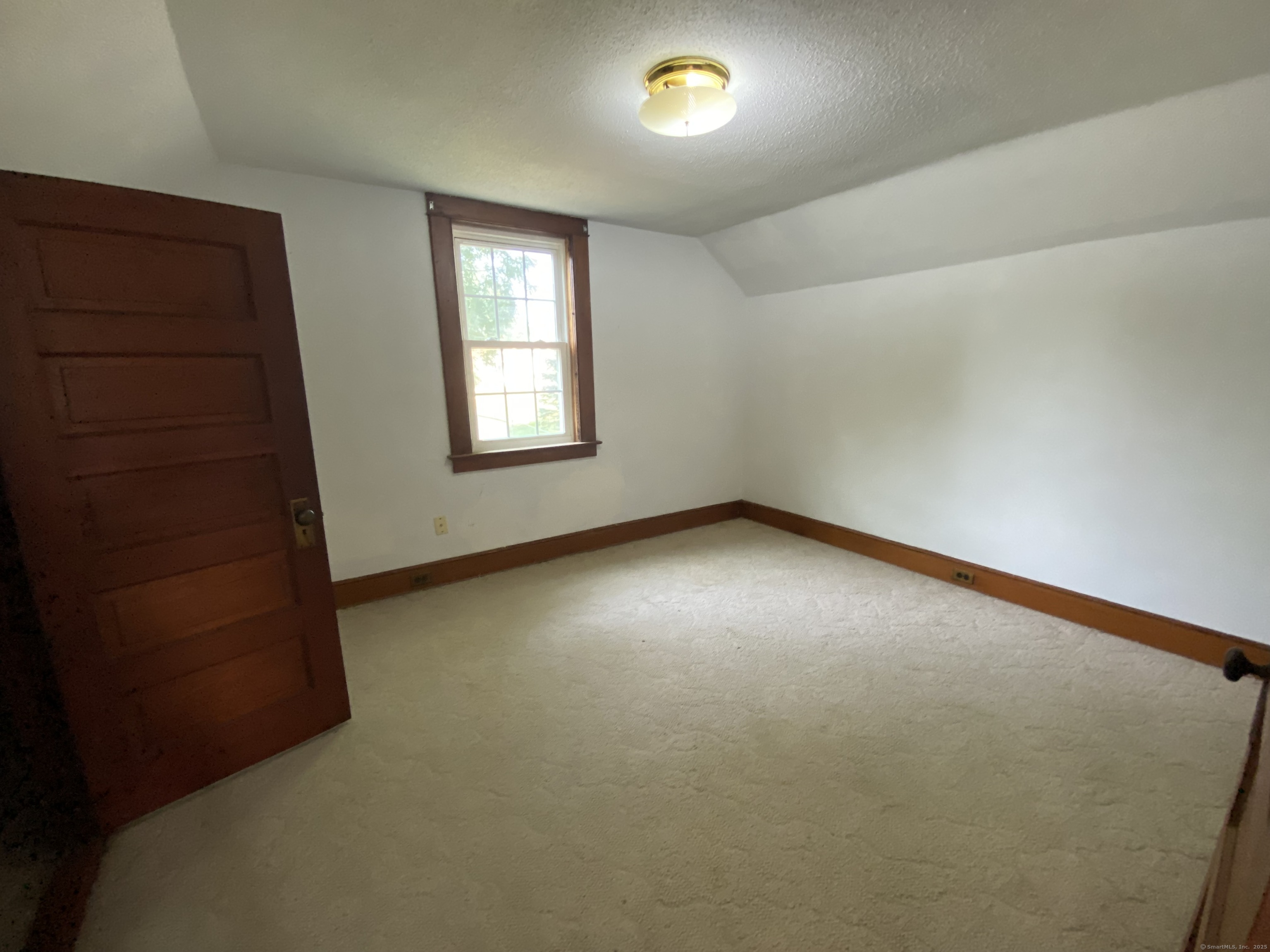 Middletown, Connecticut 06457, United States, 2 Bedrooms Bedrooms, ,1 BathroomBathrooms,Residential,Pending,185195