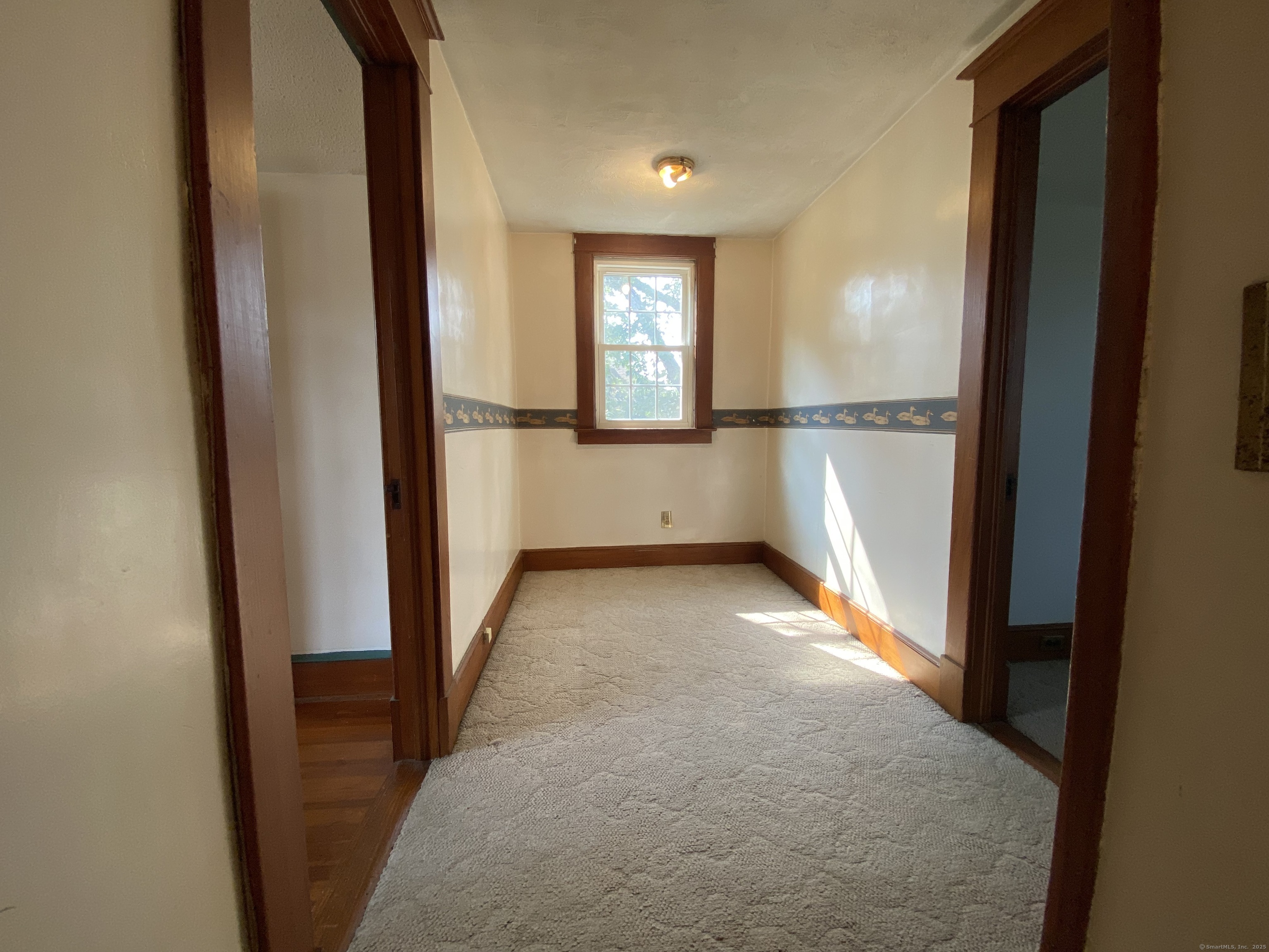 Middletown, Connecticut 06457, United States, 2 Bedrooms Bedrooms, ,1 BathroomBathrooms,Residential,Pending,185195