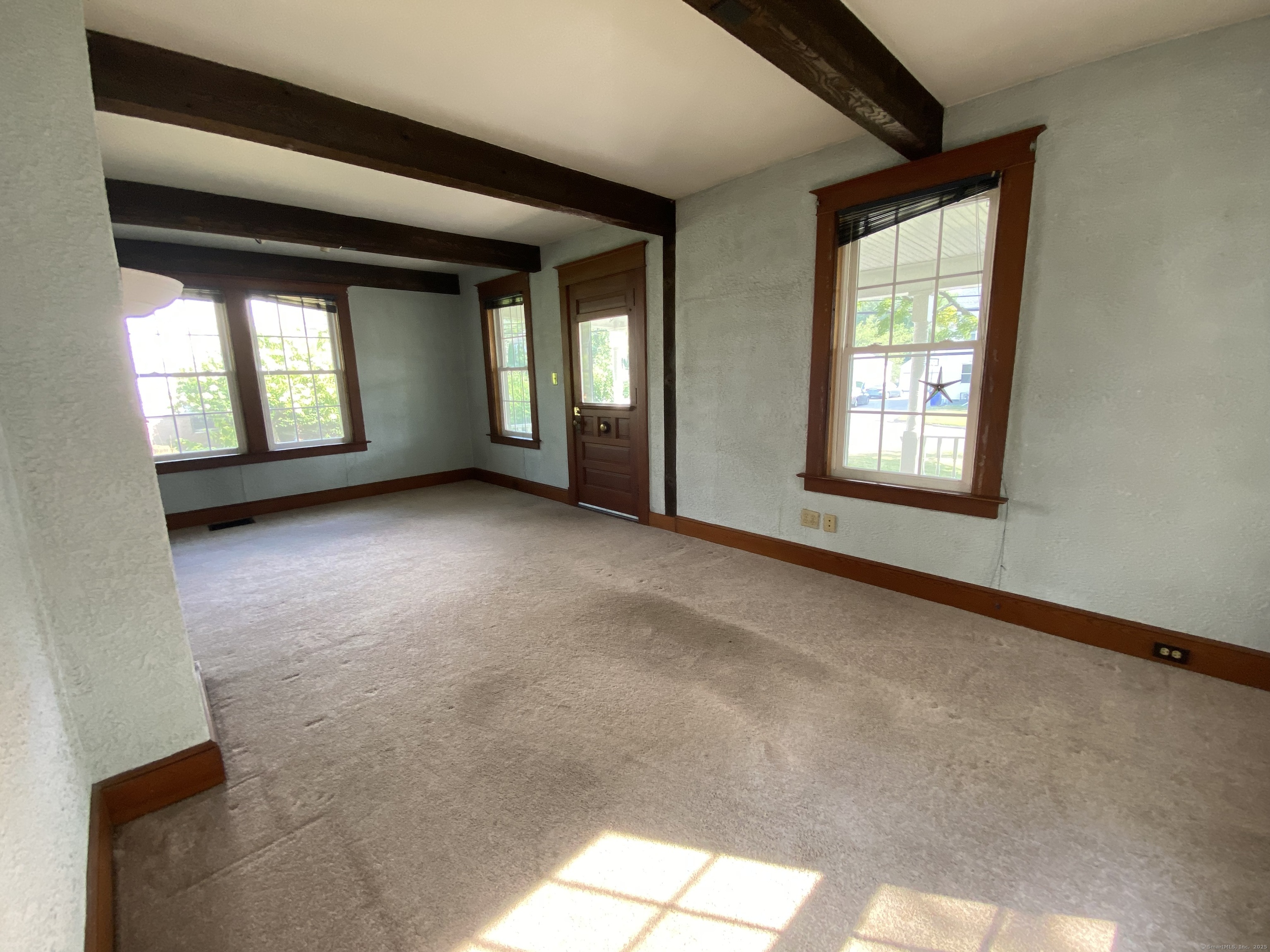 Middletown, Connecticut 06457, United States, 2 Bedrooms Bedrooms, ,1 BathroomBathrooms,Residential,Pending,185195