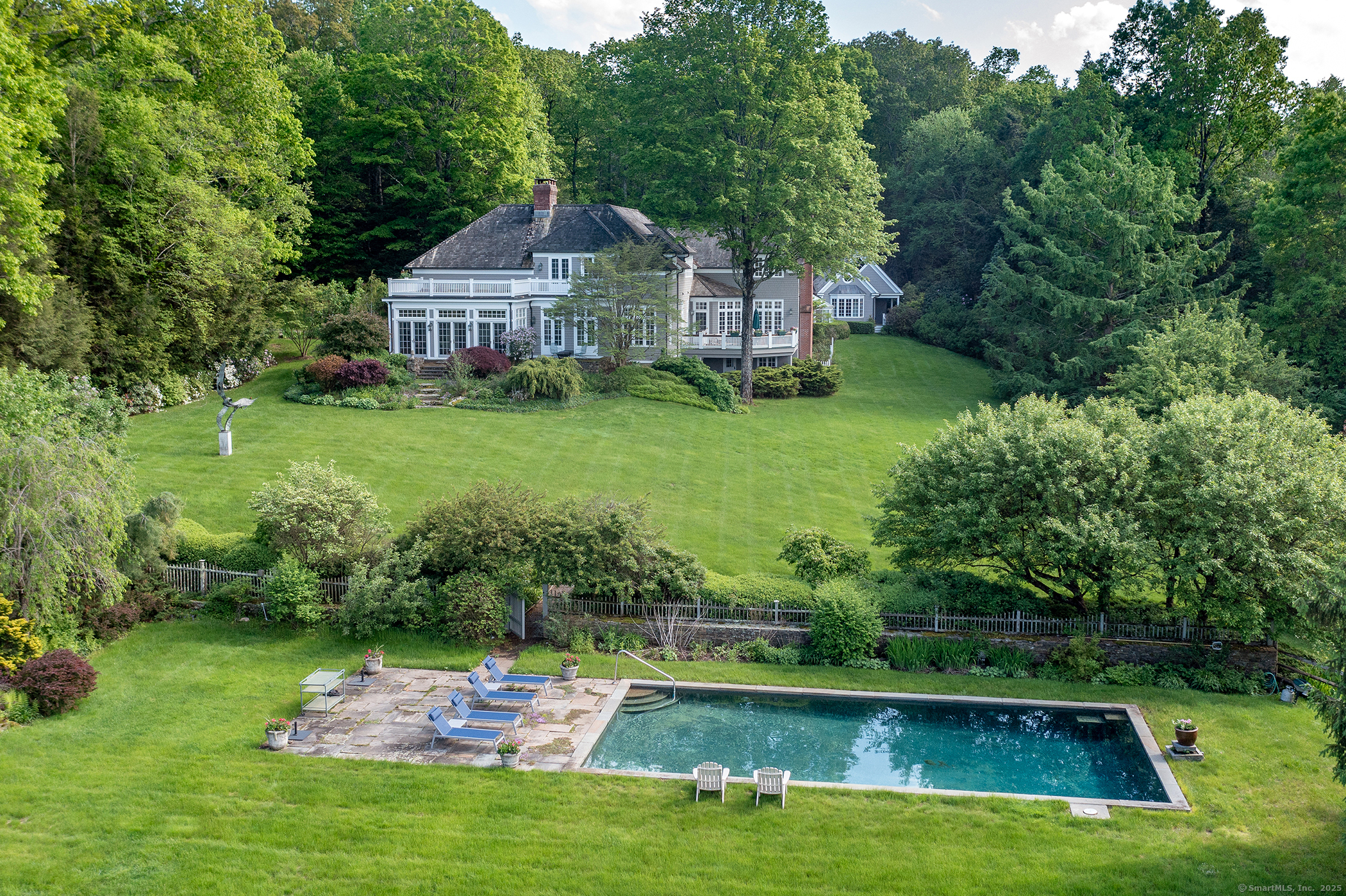 Ravenrock Road, Roxbury, Connecticut - 4 Bedrooms  
6 Bathrooms  
12 Rooms - 