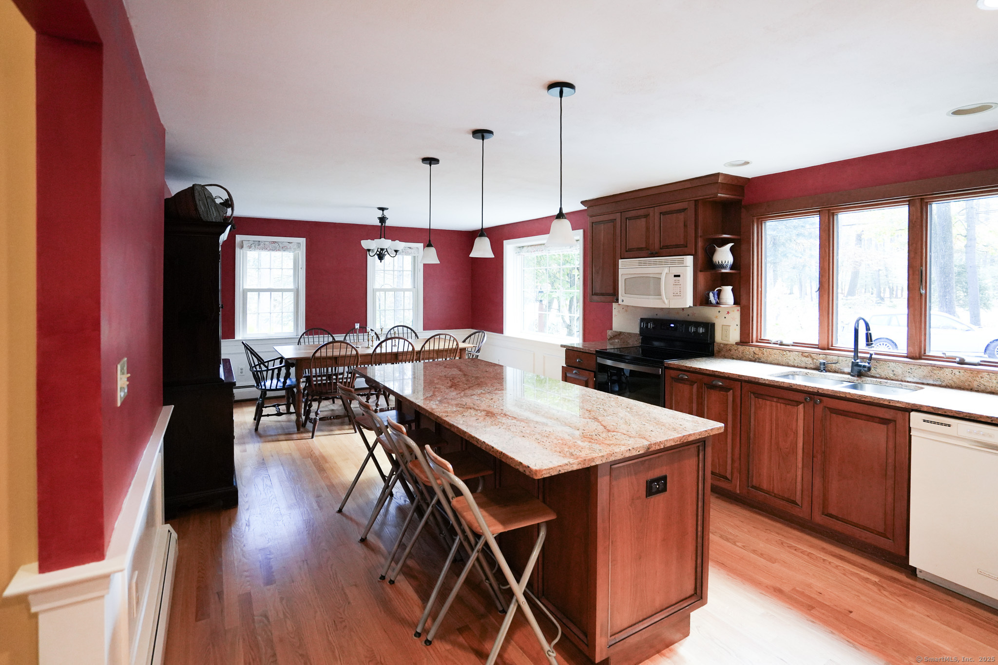 112 Tamara Circle, Avon, Connecticut image 8