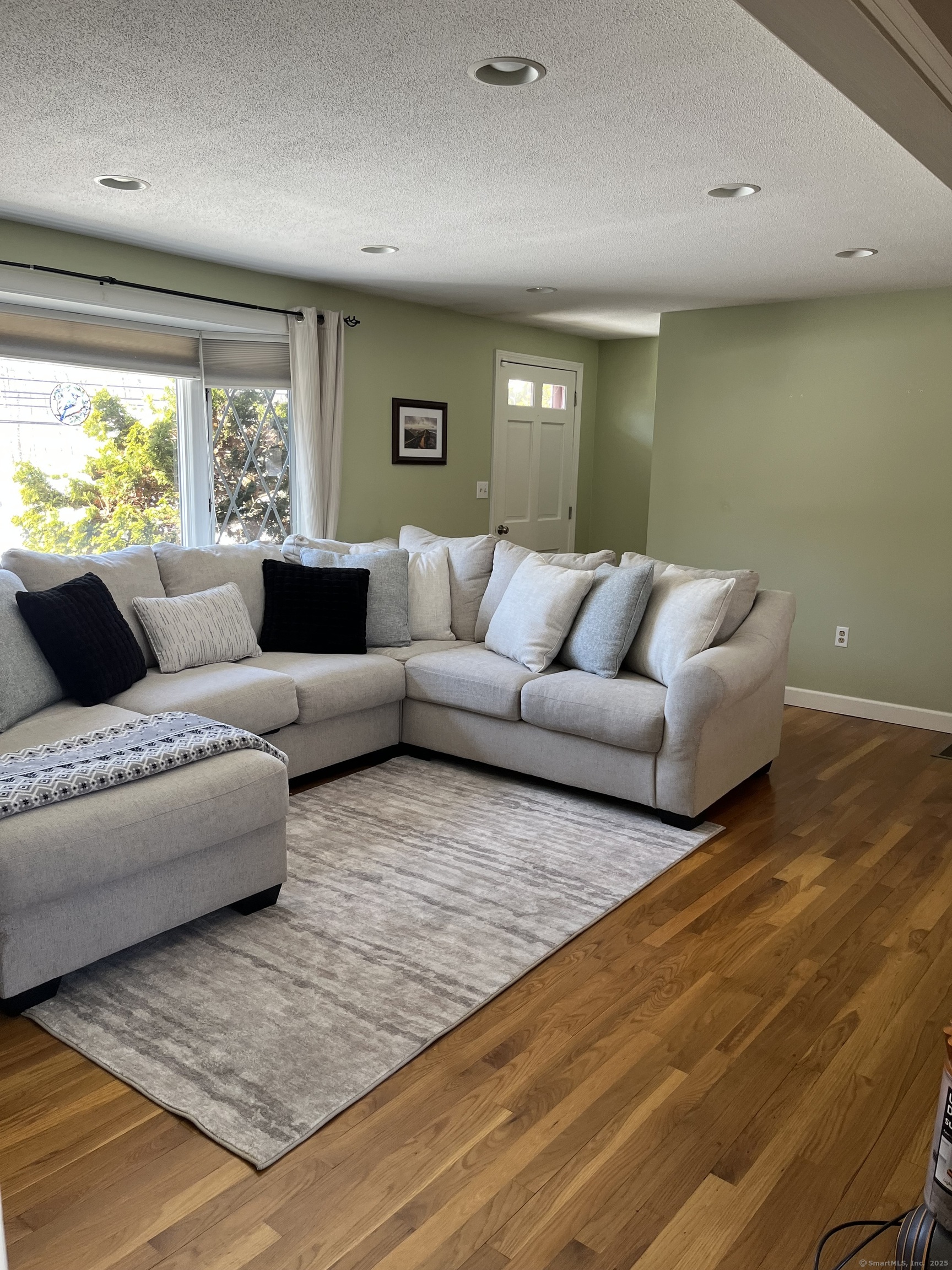 35 Steele Road, Enfield, Connecticut image 5