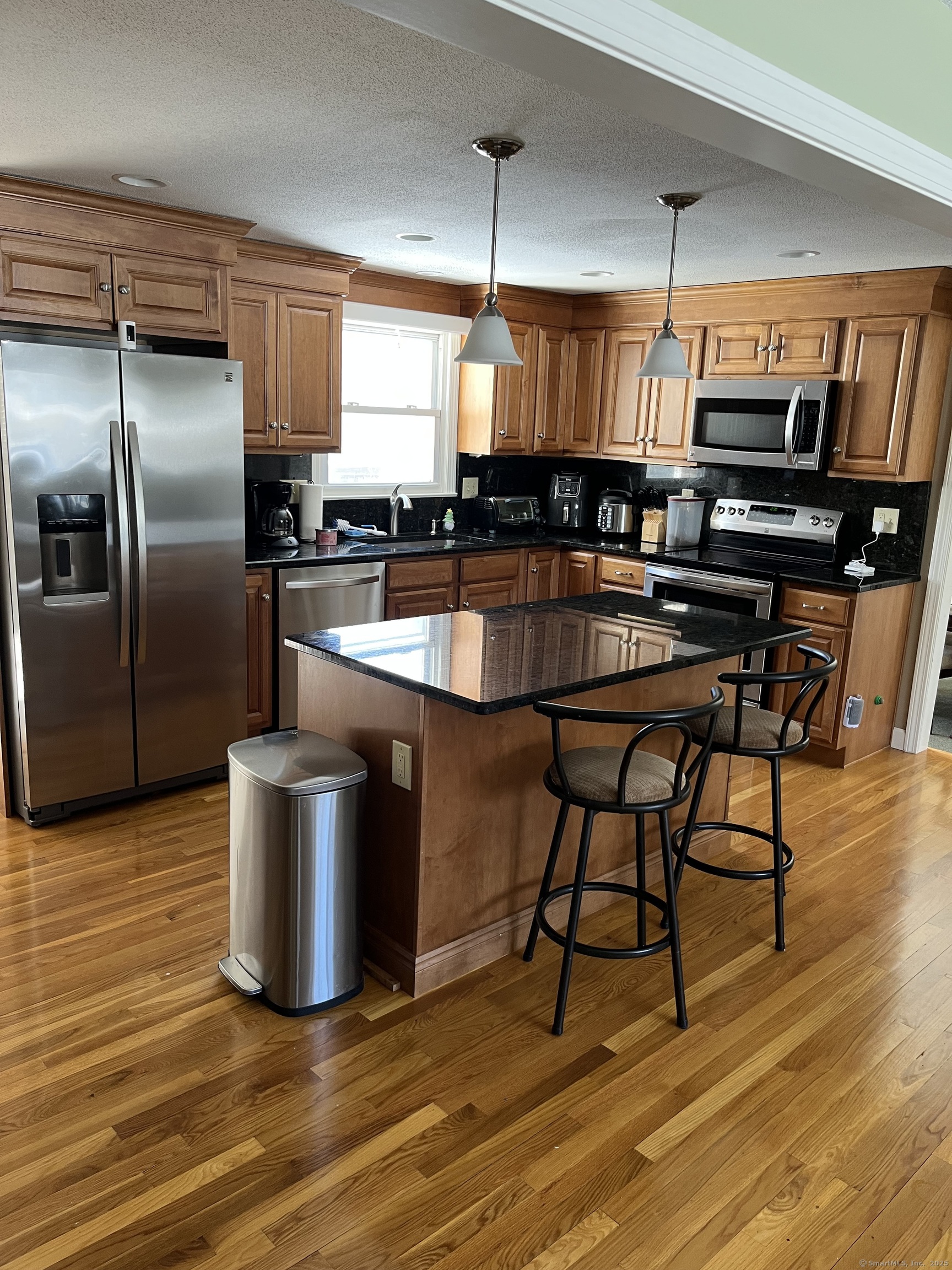 35 Steele Road, Enfield, Connecticut image 4