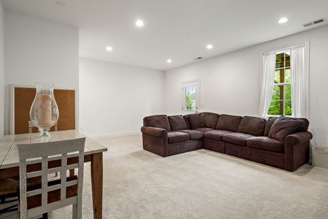 Tiny photo for 101 Brentwood Circle #101, Danbury, CT 06810 (MLS # 24134759)