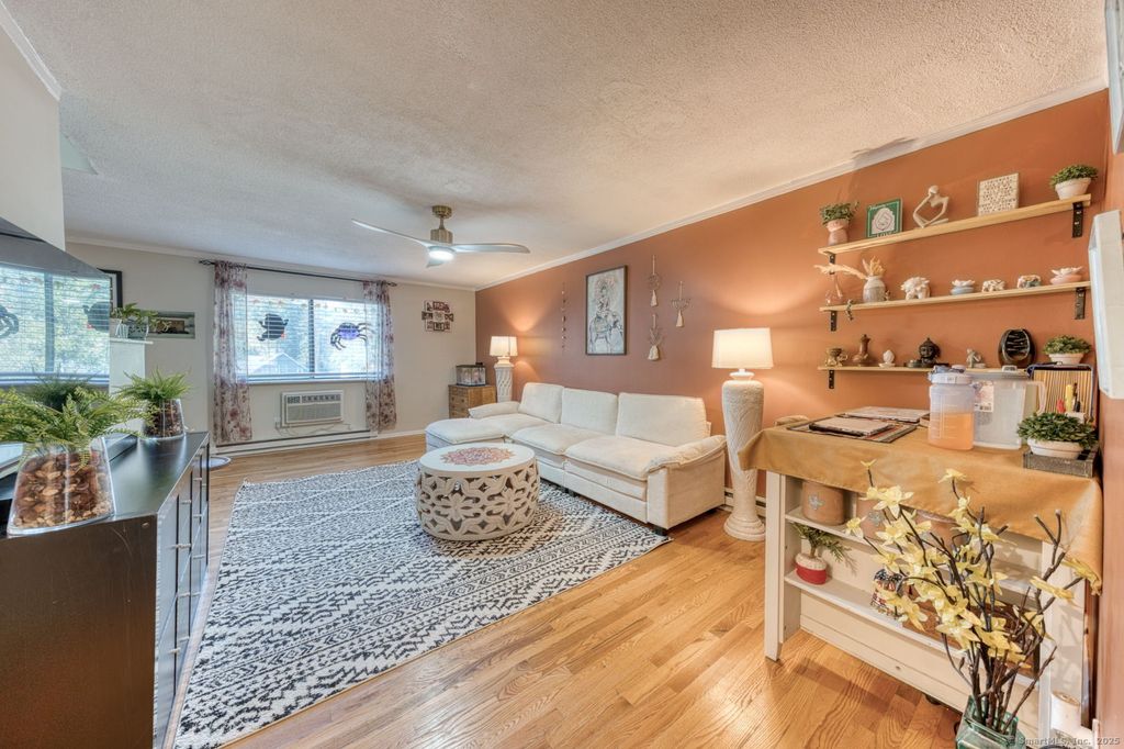 Photo of 181 Hicks Street #APT 2C, Meriden, CT 06450 (MLS # 24132557)