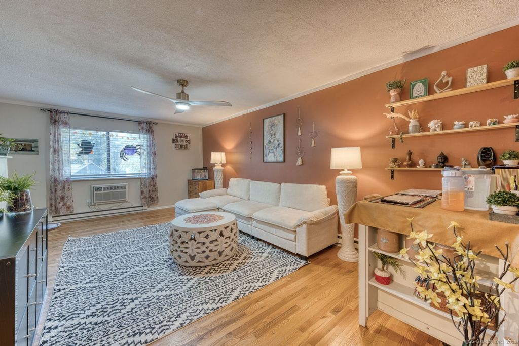 Photo of 181 Hicks Street #APT 2C, Meriden, CT 06450 (MLS # 24132557)