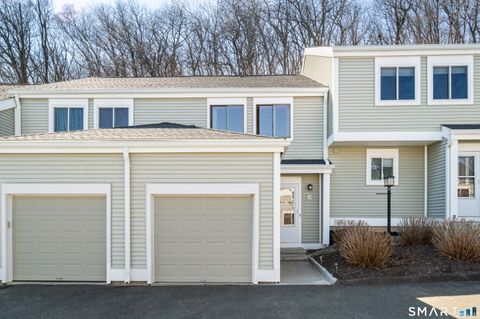 Photo of 28 Eagle Rock Hill #28, Bethel, CT 06801 (MLS # 24161434)