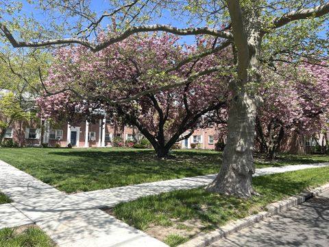198 Seaton Road Apt 1 Stamford CT 06902