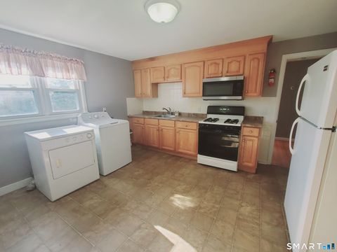 Photo of 47 Park Street #2R, Stamford, CT 06902 (MLS # 24152907)