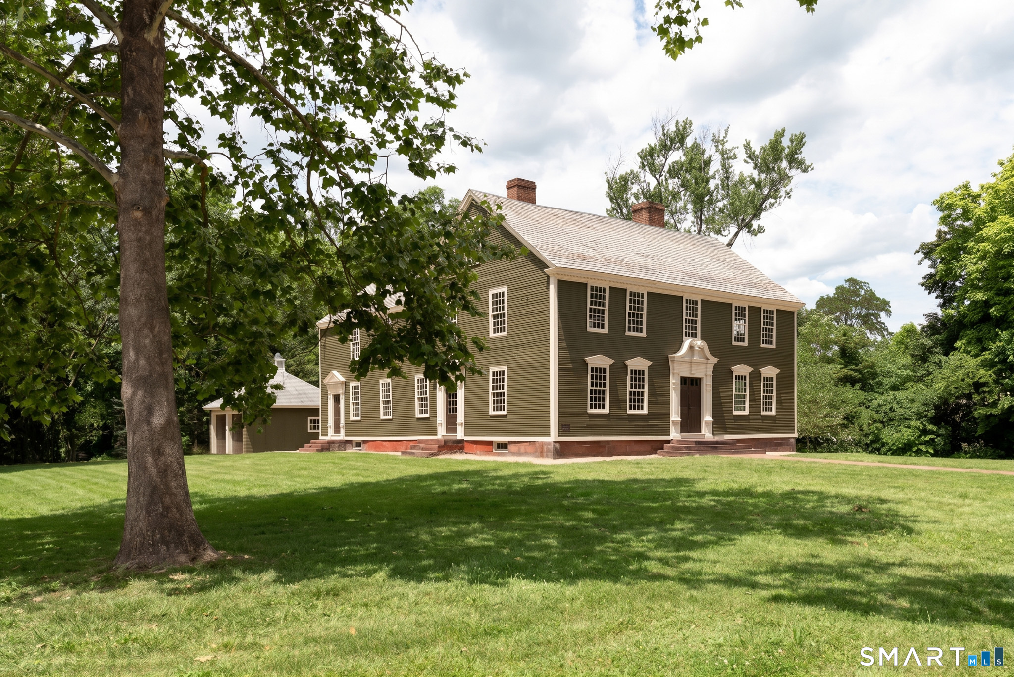 1653 Main Street
