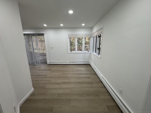 Tiny photo for 4 Earls Court #C, Farmington, CT 06032 (MLS # 24137917)