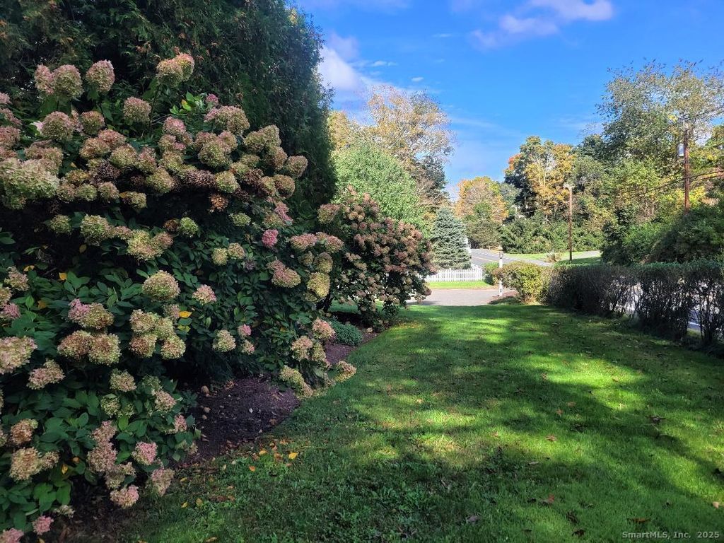 Photo of 140 Whisconier Road, Brookfield, CT 06804 (MLS # 24141513)