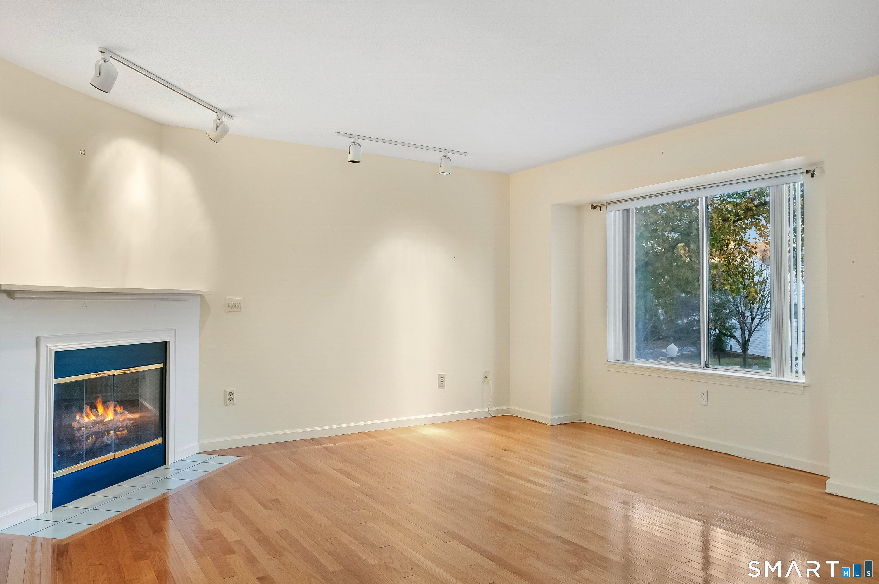 10 South Street 29