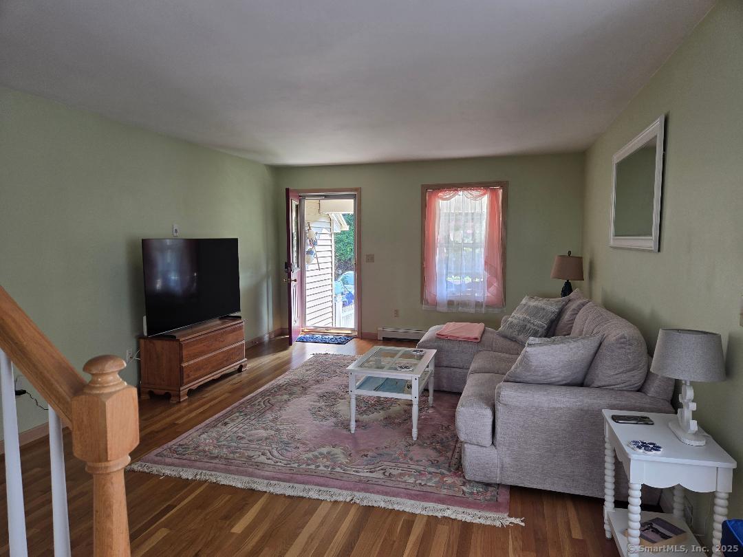 East Lyme, Connecticut 06357, United States, 3 Bedrooms Bedrooms, ,3 BathroomsBathrooms,Residential,Pending,193817