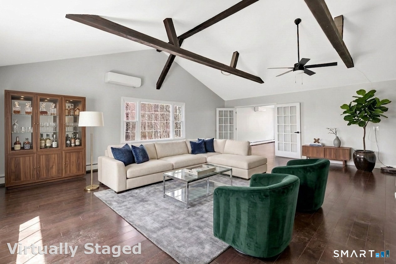 7 Saddle Ridge Road