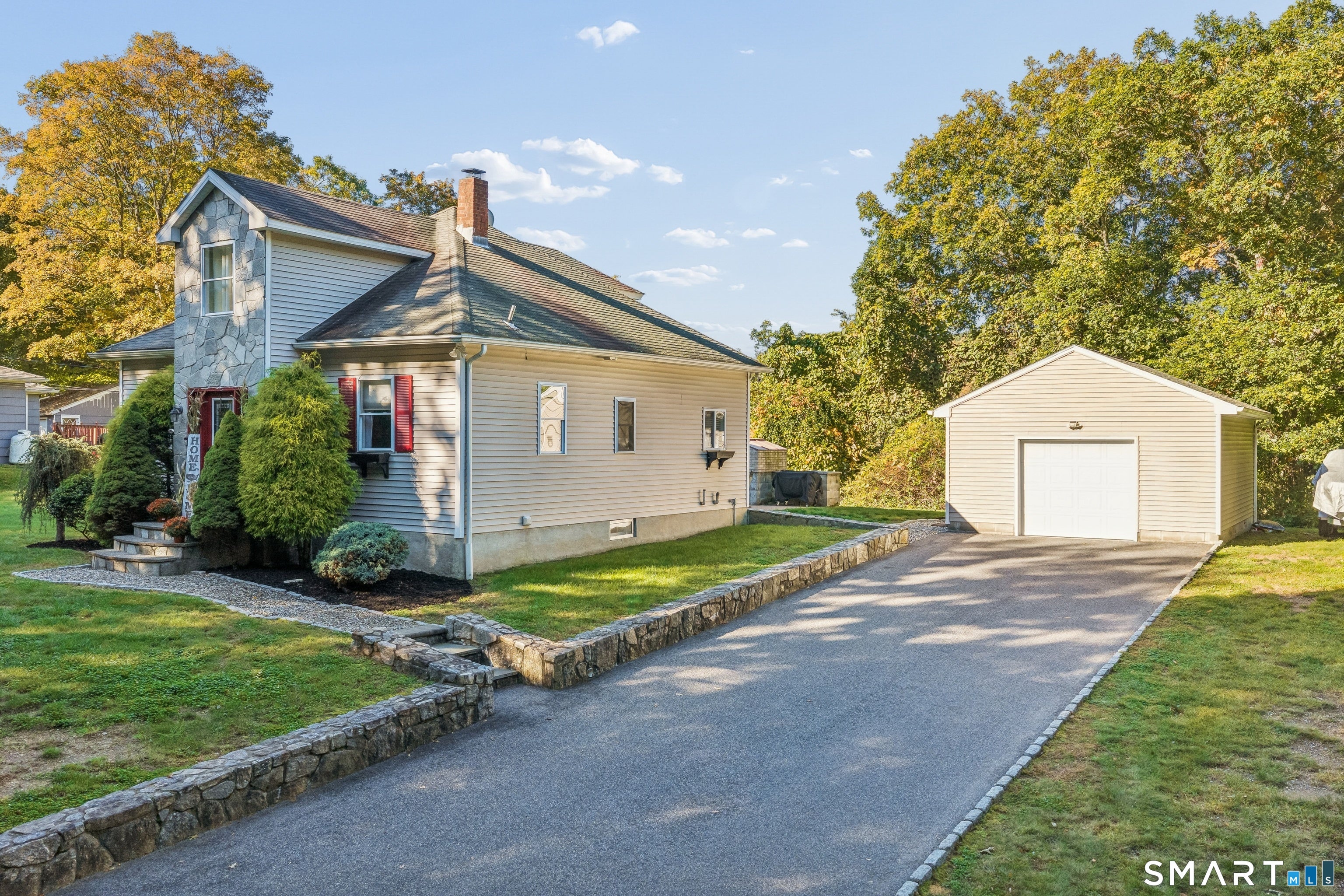23 Lakeview Avenue