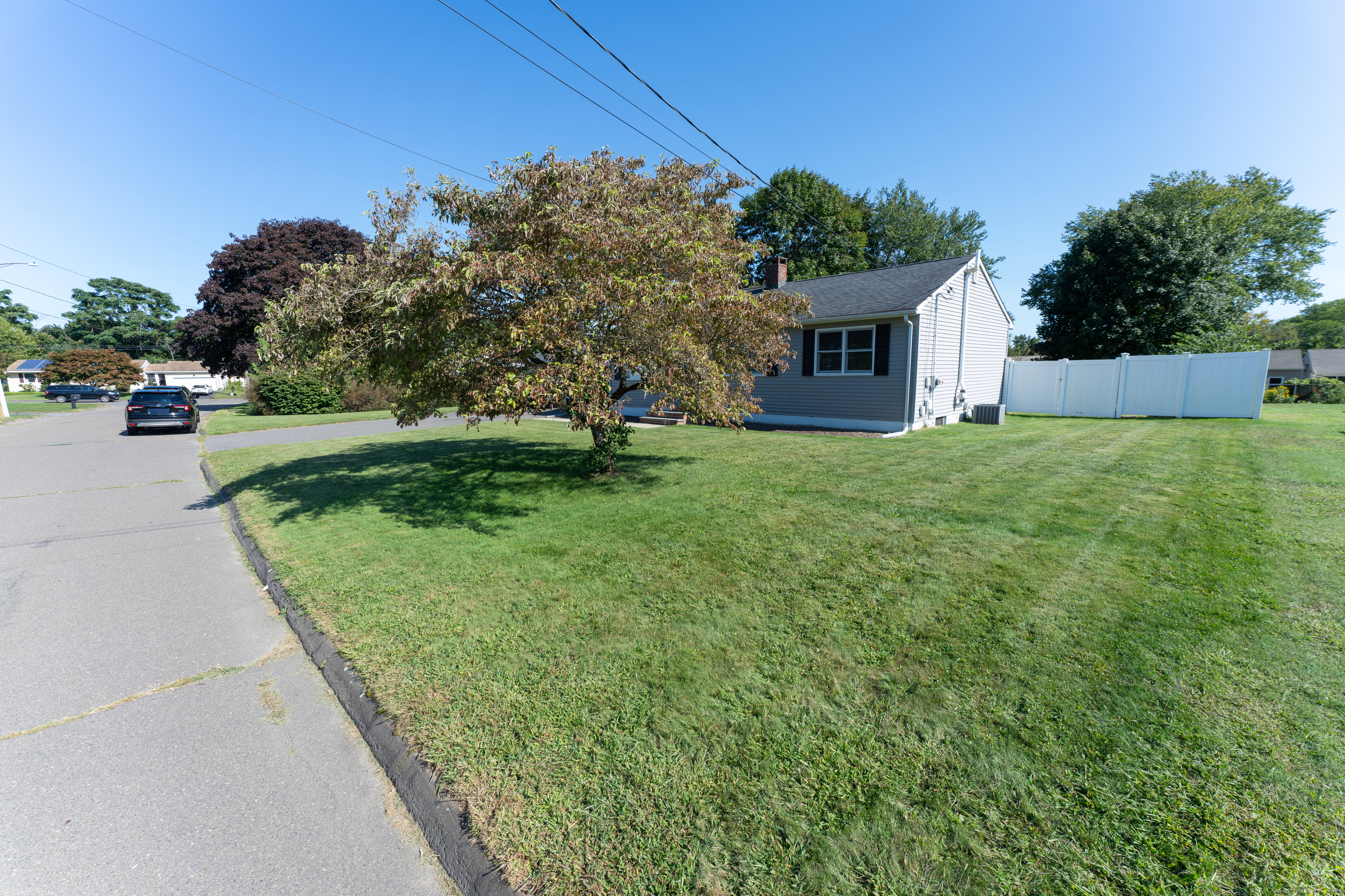 Photo 5 of 33 of 67 Prairie Avenue house