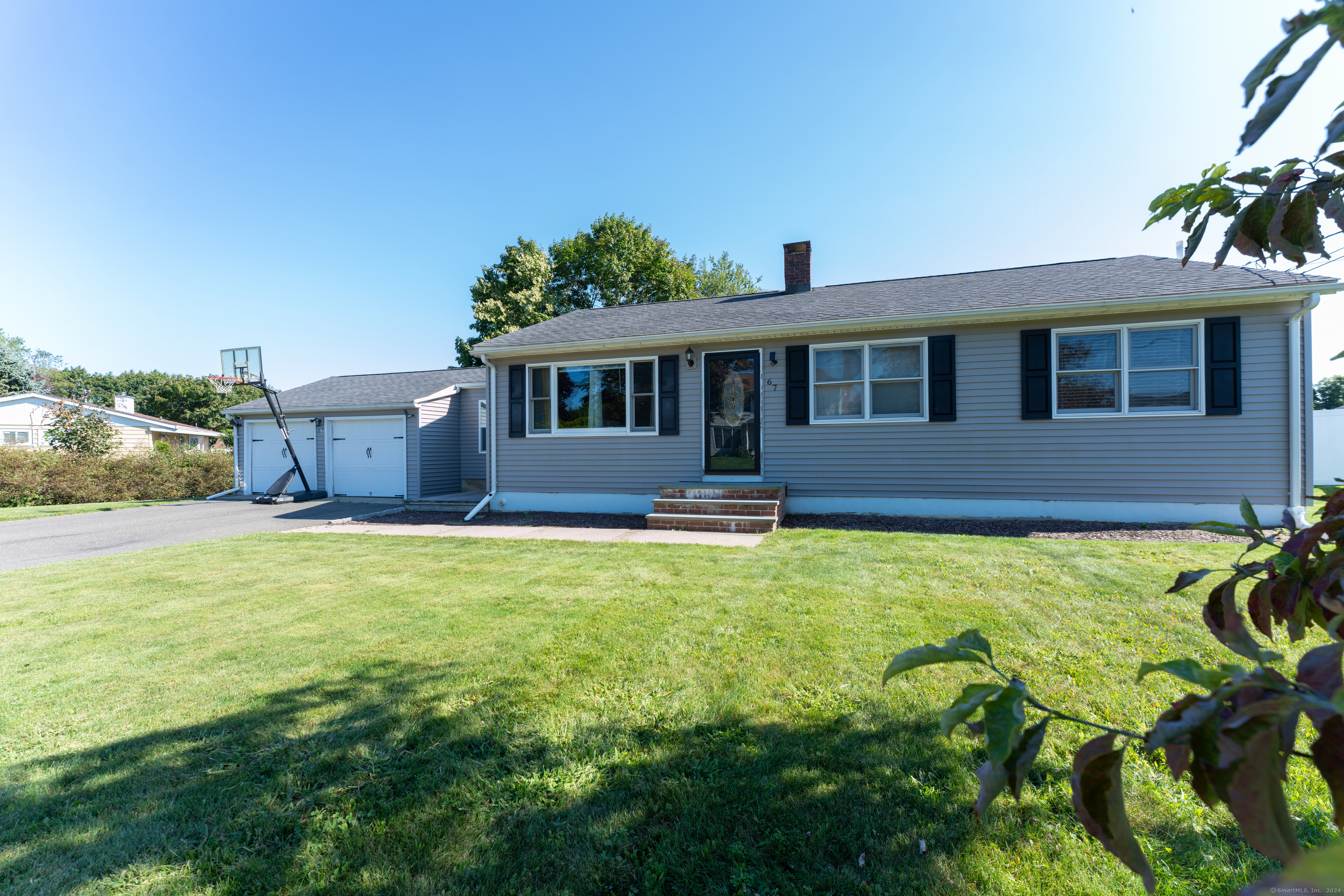 Photo 4 of 33 of 67 Prairie Avenue house