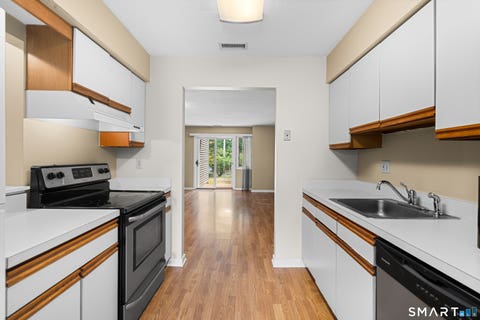 Tiny photo for 1414 Whitney Avenue #D1, Hamden, CT 06517 (MLS # 24199058)