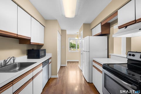 Tiny photo for 1414 Whitney Avenue #D1, Hamden, CT 06517 (MLS # 24199058)