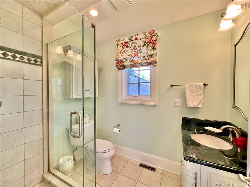 Photo 16 of 27 of 43 Laurel Ledge Road house