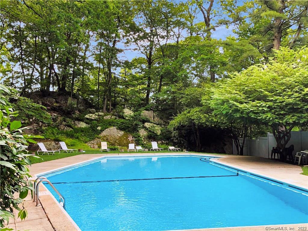 Photo 4 of 27 of 43 Laurel Ledge Road house