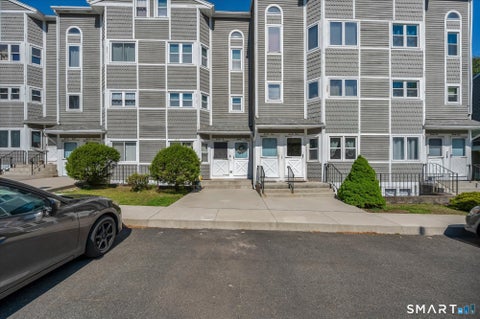 Condo For Sale - 1655 N Colony Road #25<br/> Meriden, CT 06450