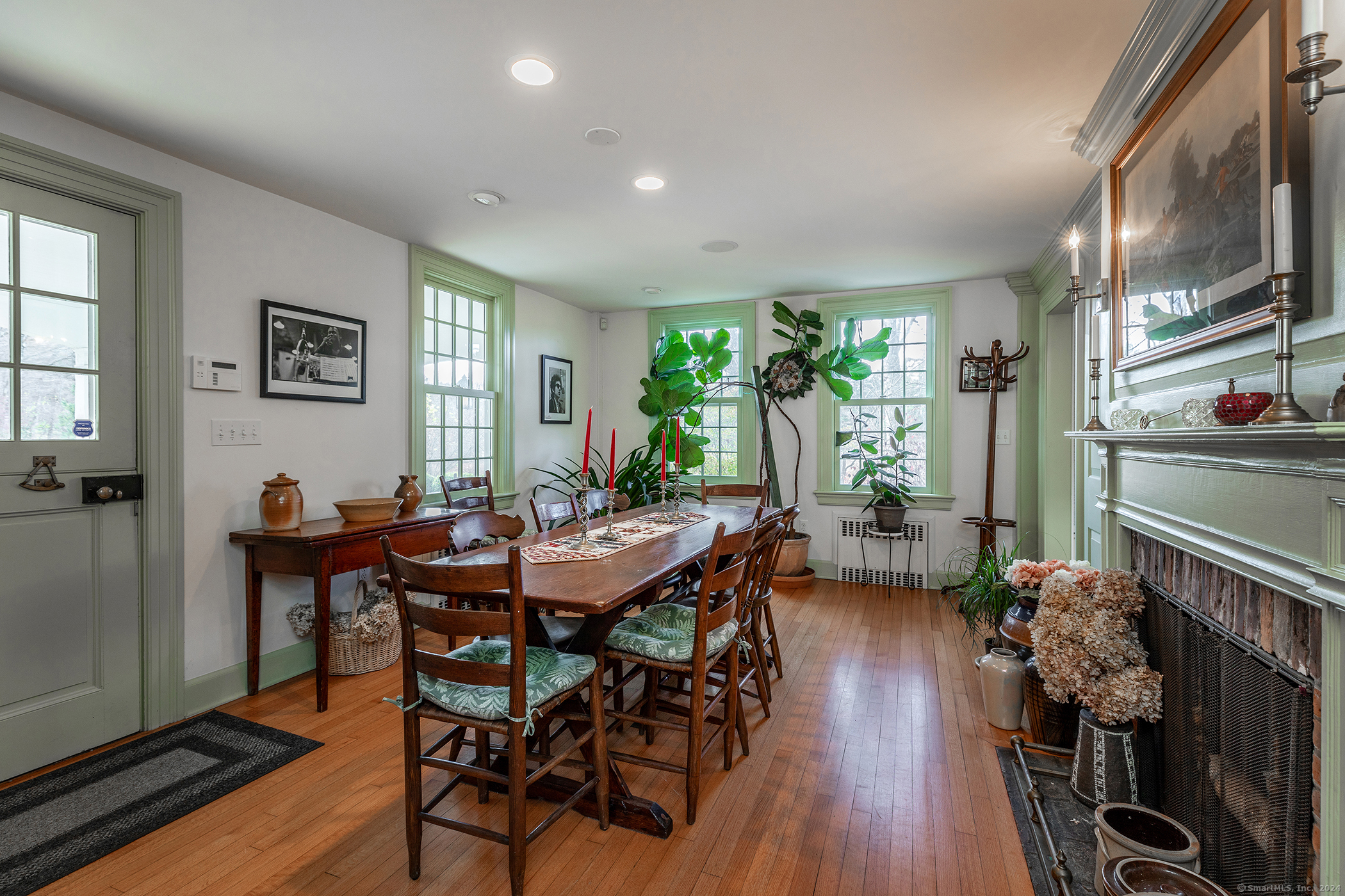 18 Old Sharon Road