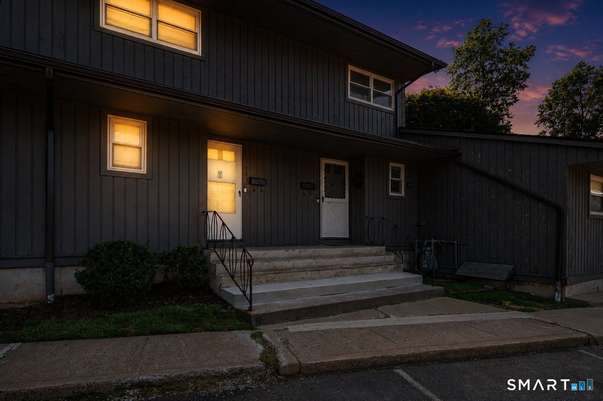 183 Williamstown Court 183