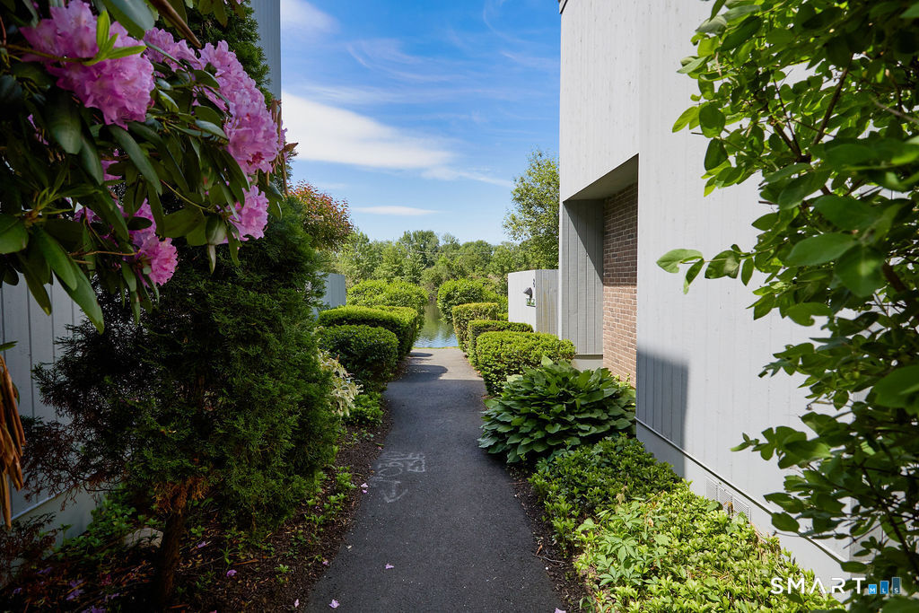 6 Hollyberry Lane 6