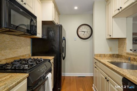 Tiny photo for 6 Hollyberry Lane #6, Ridgefield, CT 06877 (MLS # 24179609)