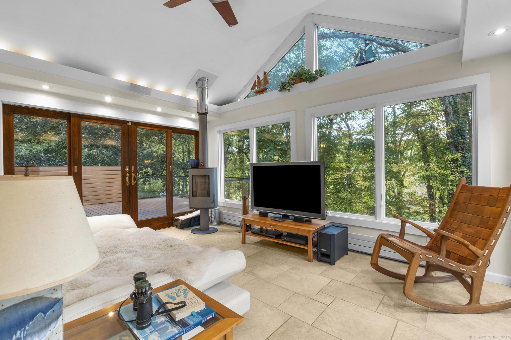 Glastonbury, Connecticut 06073, United States, 3 Bedrooms Bedrooms, ,3 BathroomsBathrooms,Residential,Active,228386