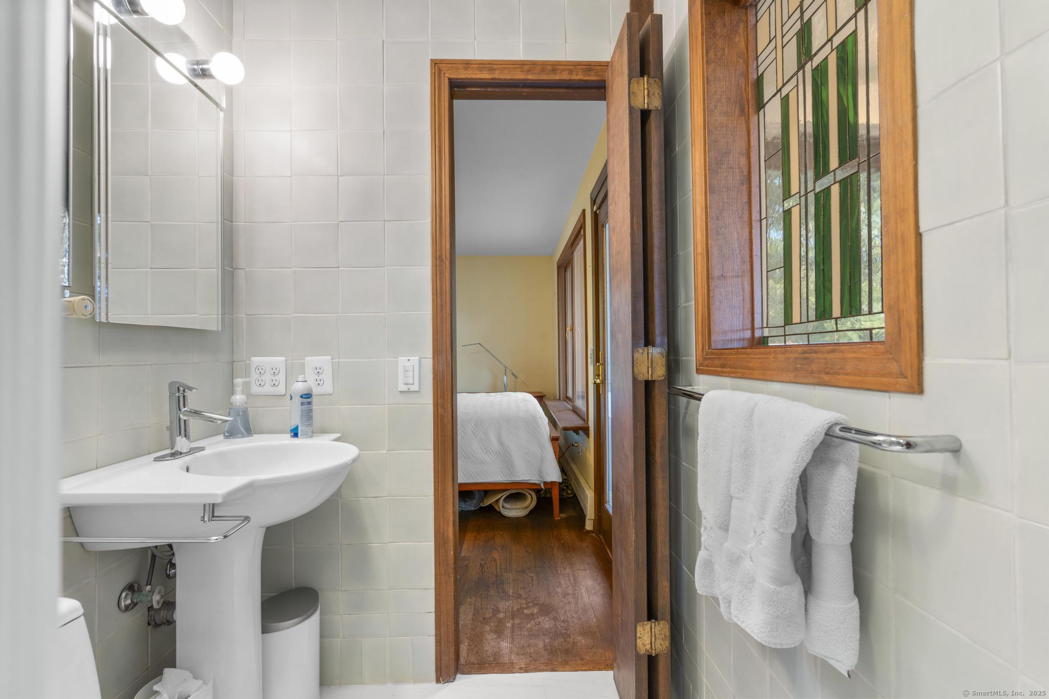 Glastonbury, Connecticut 06073, United States, 3 Bedrooms Bedrooms, ,3 BathroomsBathrooms,Residential,Active,228386