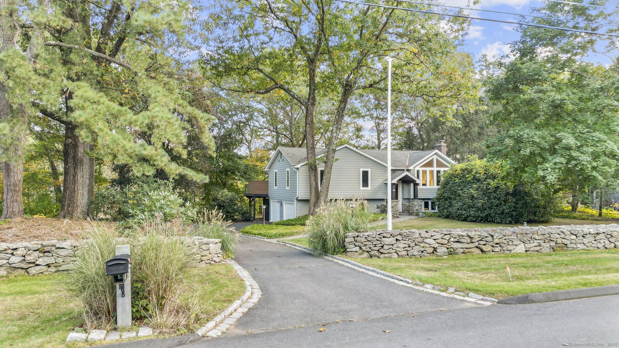 Glastonbury, Connecticut 06073, United States, 3 Bedrooms Bedrooms, ,3 BathroomsBathrooms,Residential,Active,228386