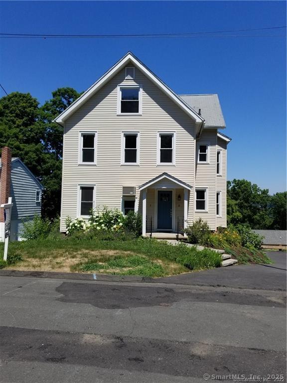 Lakeview Avenue 1, Shelton, Connecticut - 2 Bedrooms  
2 Bathrooms  
8 Rooms - 