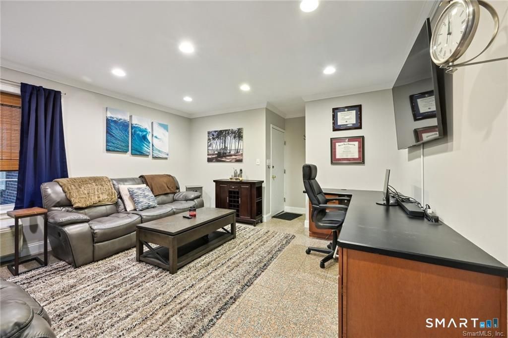 Photo of 833 Summer Street #2E, Stamford, CT 06901 (MLS # 24164255)