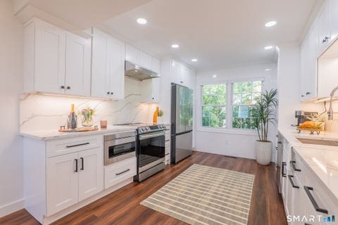 Condo For Sale - 55 Mill Plain Road #28-6<br/> Danbury, CT 06811