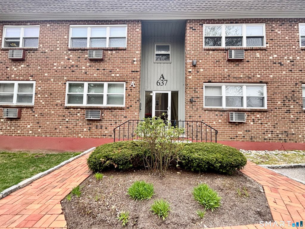 Photo of 637 Cove Road #A15, Stamford, CT 06902 (MLS # 24166690)