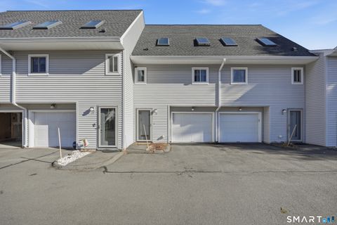 Condo For Sale - 19 Chelsea Lane #19<br/> East Granby, CT 06026