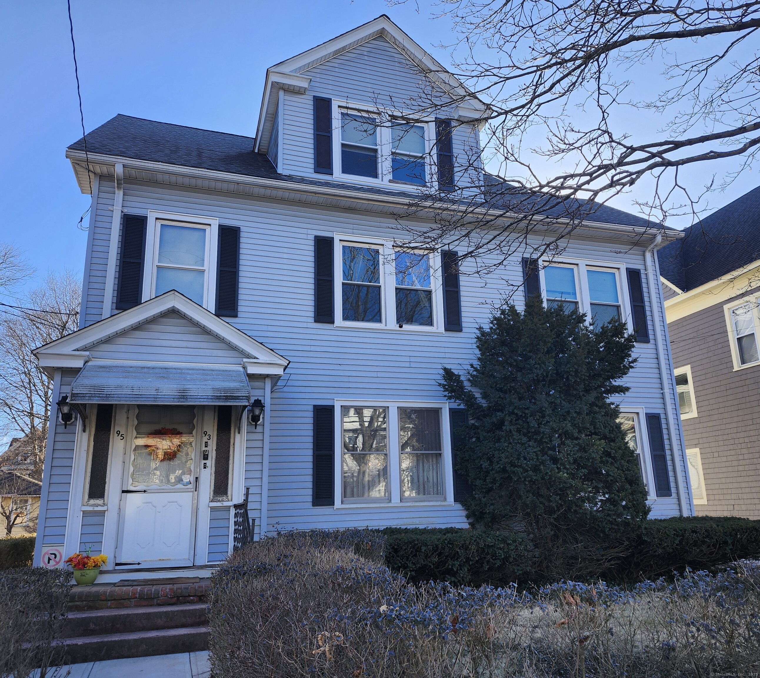 Hubinger Street 3, New Haven, Connecticut - 2 Bedrooms  
1 Bathrooms  
6 Rooms - 